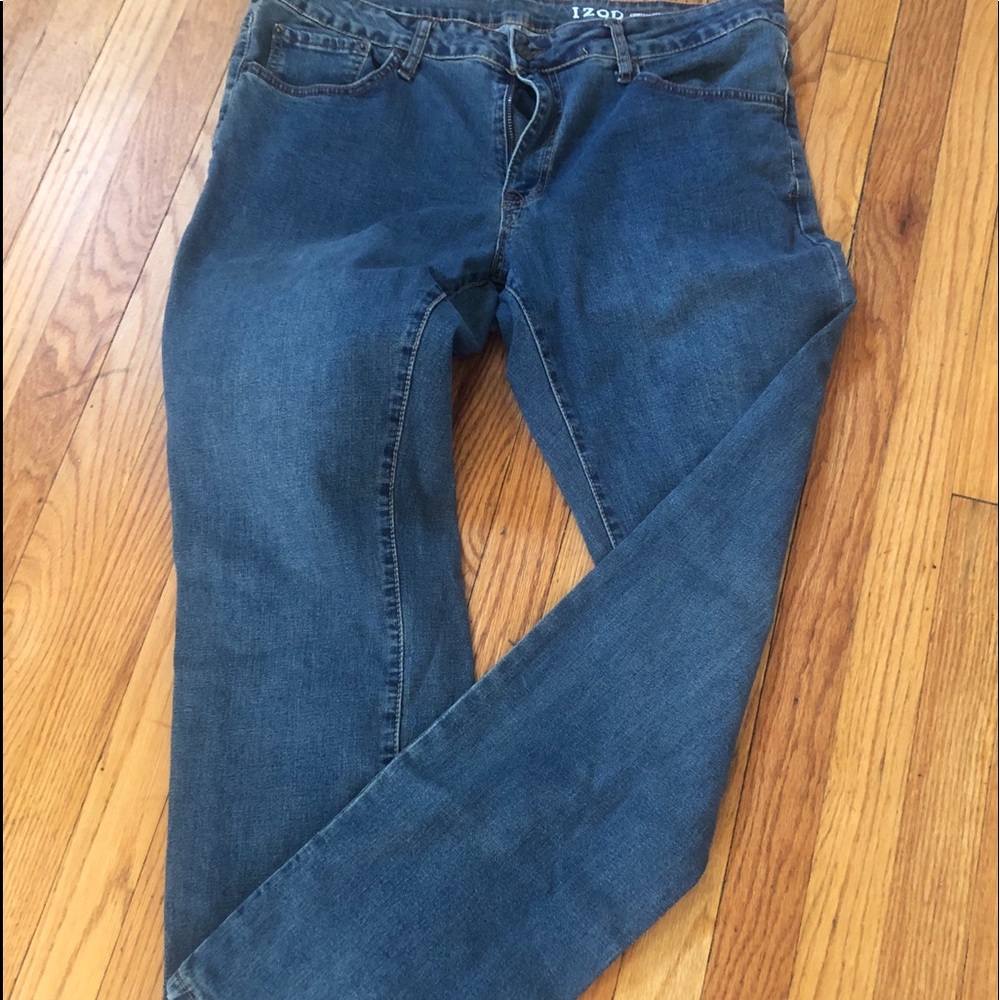 Men’s Izod Blue Jeans.